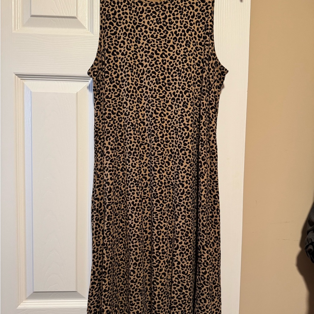 Old Navy Tan and Black Sleeveless Sheath Dress